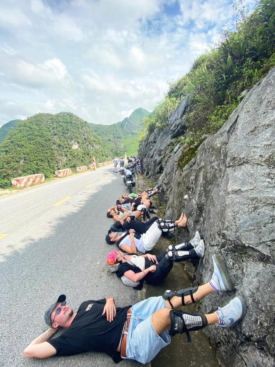 Lazy Cat Homestay - Motorbikes Rental & Tours Ha Giang Exteriér fotografie